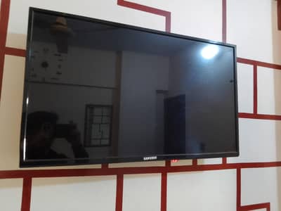 LED TV FOR SELL 32''INCH