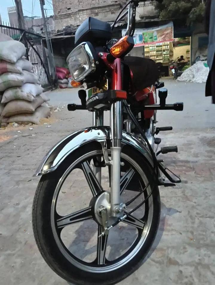 ہونڈا سنڈی 70 ریڈ کلر 4