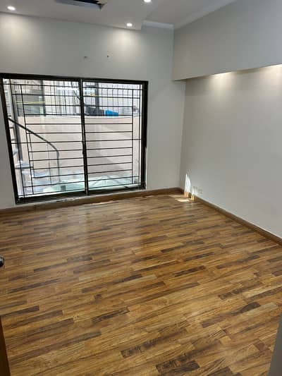 10 Marla Modern Design Lavish House For Rent In Lake City | For Discounted Price And Original Pictures Download The App "Signature Lands".