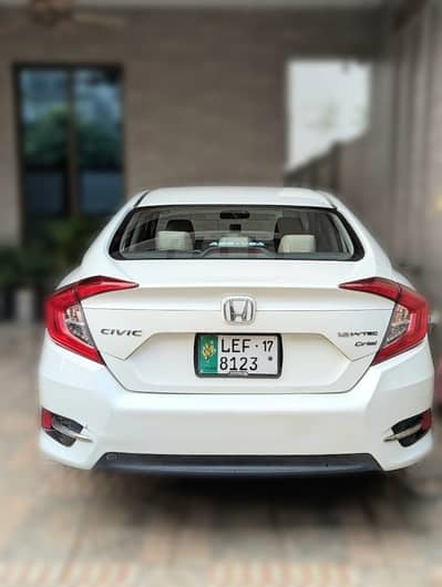 Honda Civic Oriel 1.8 i-VTEC CVT