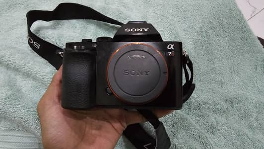 Sony A7R (Body only) with 2 Batteries, Strap and Charger