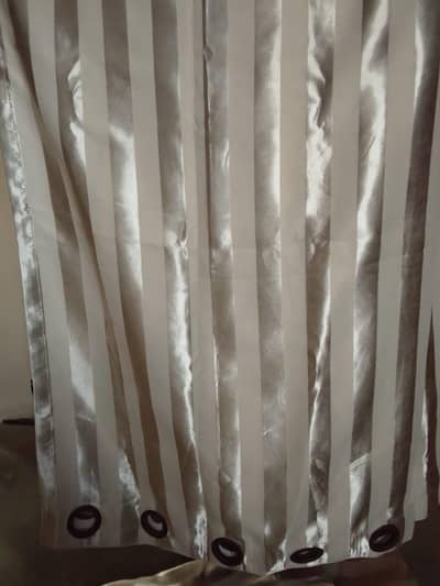 4 courtan 1full wall 3half wall ka h