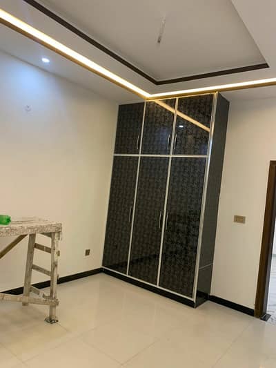 10 MARLA Lower Portion For Rent In Pcsir Staff Main College Road Lhr