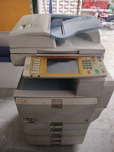 ricoh 5001  , 1 Saal ho Gaya hai use nai ki.