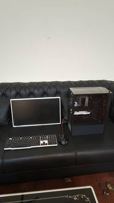 Gaming PC + (Display keyboard mouse)
