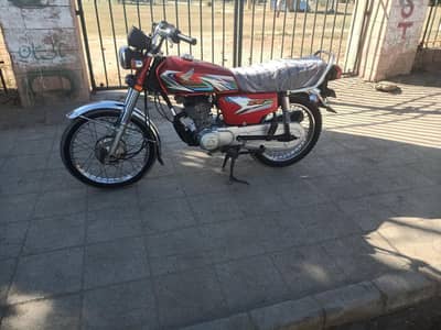 HONDA CG 125/2022/10/29 GENUINE CONDITION GENUINE ENGINE KARACHI