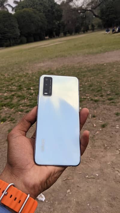 vivo y20 4/64 with box