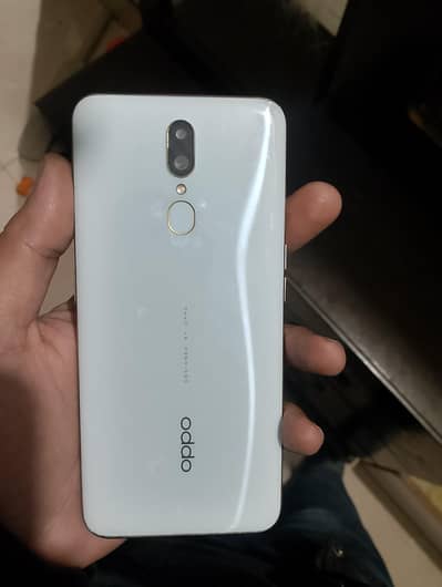 oppo f11 8. . . 256 all ok only exchange iPhone pta