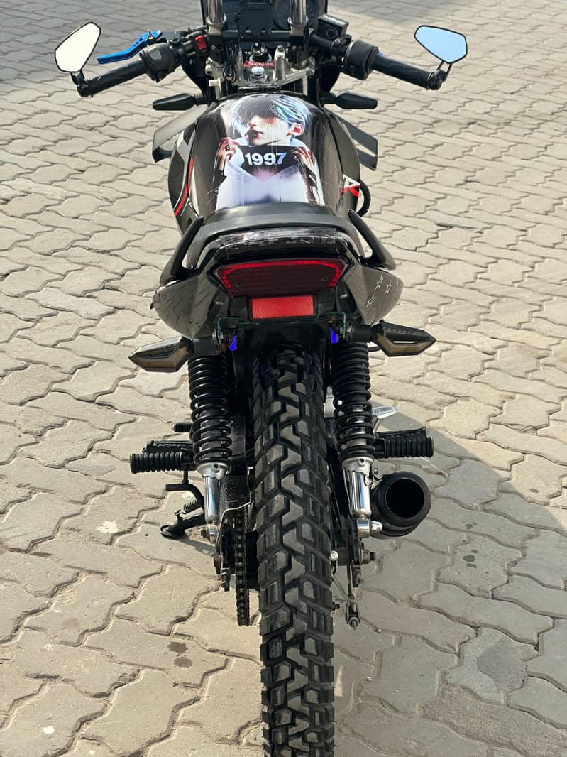 Yamaha YBR 125G | 2024 Model | Yamaha in Bike | Totally Genuine 6