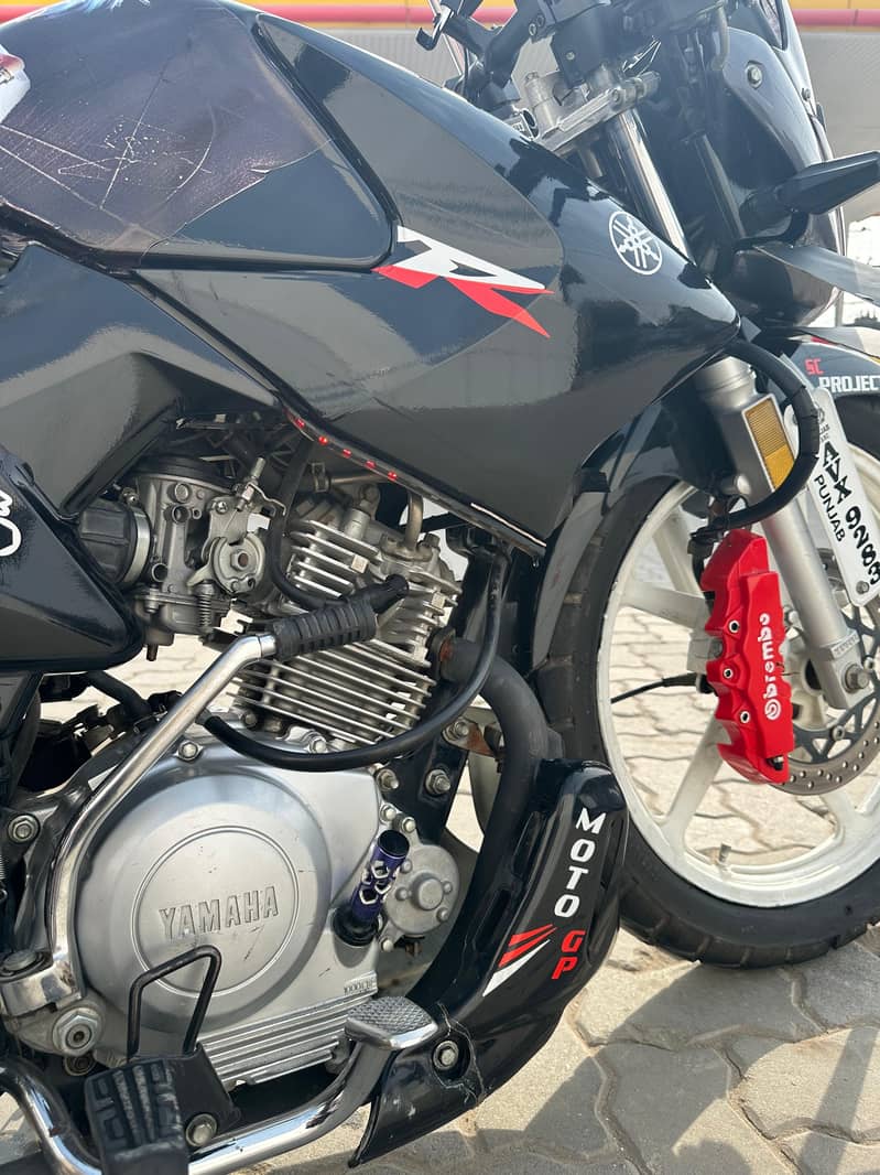 Yamaha YBR 125G | 2024 Model | Yamaha in Bike | Totally Genuine 7