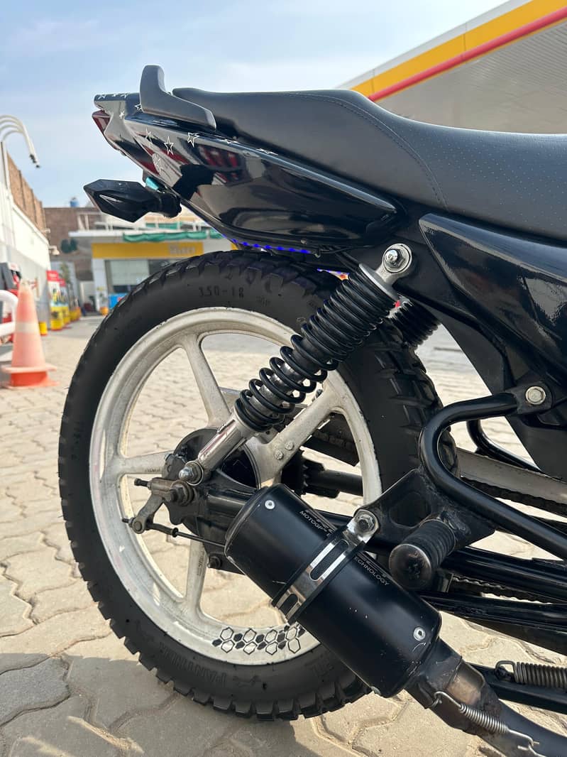 Yamaha YBR 125G | 2024 Model | Yamaha in Bike | Totally Genuine 8