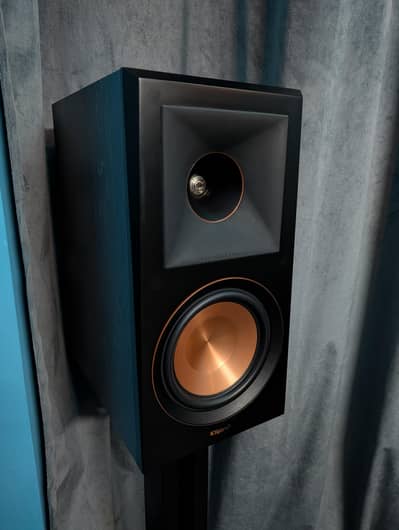 KLIPSCH RP-600M Bookshelf Speakers -- URGENT SALE  --