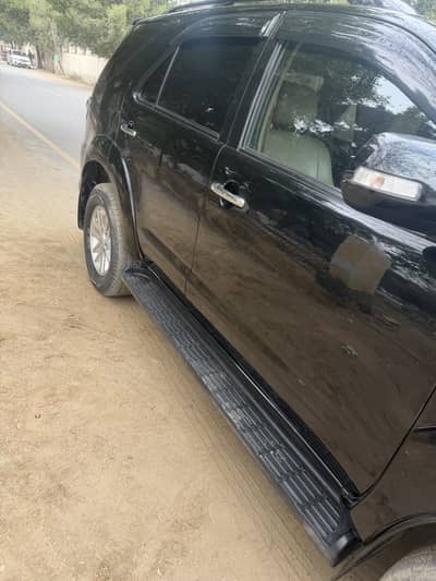 Toyota fortuner 2013 Total geniune