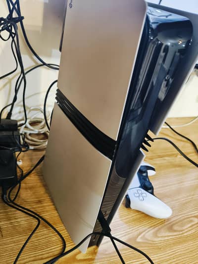 Play station 5 pro 2 TB