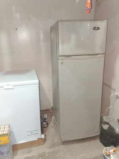 Urgent Sale – Dowlance Fridge (Medium Size)