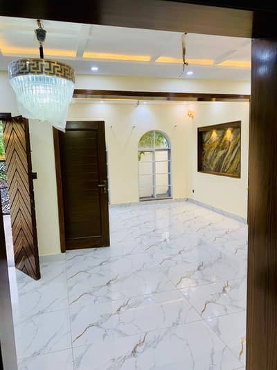 I SELL 5 MARLA BRAND NEW HOUSE IN BAHRIA ORCHARD LAHORE