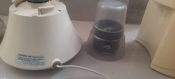 KENDWOOD JUICER AVAILABLE With a Panasonic 2 Grinder