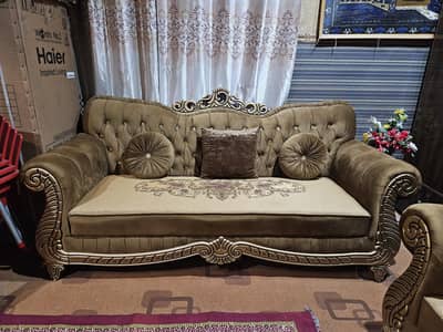 taj sofa set.