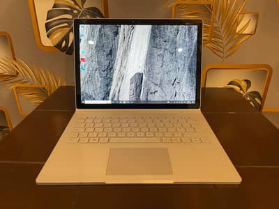 Surface book 1  i5 8Gb ram   (03256785678)