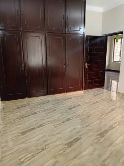 10 Marla Upper Portion Available For Rent In Allama Iqbal Town