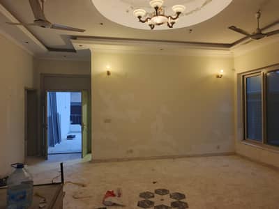 Lower portion locked, upper portion 1 kanal available for rent.