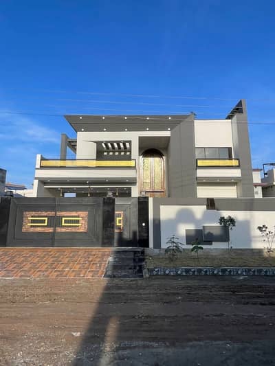 Prime Location House Of 20 Marla Is Available For sale In Shaheen Housing Scheme