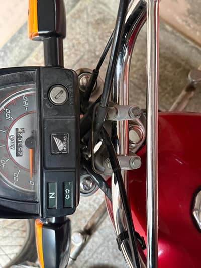 one hand use bike serious person contact