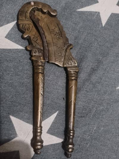 Antique piece cutter