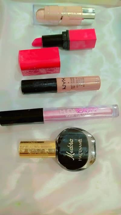 mix makeup deal little used