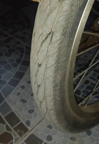 Stylish Used Cycle with Motion Light | Good Condition