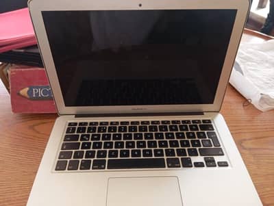 Apple MacBook Air 2017 – Core i5 – 100% Functional – Good Battery
