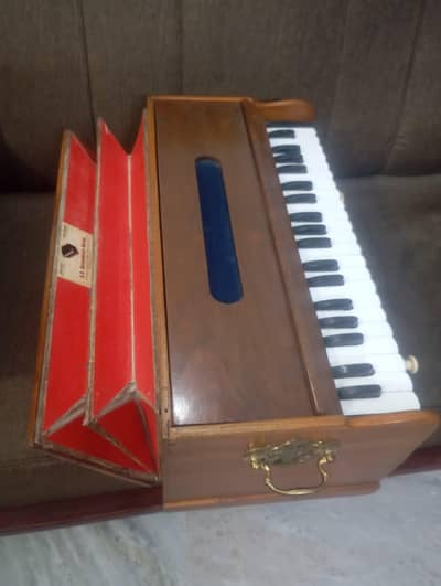 Piano & Harmonium