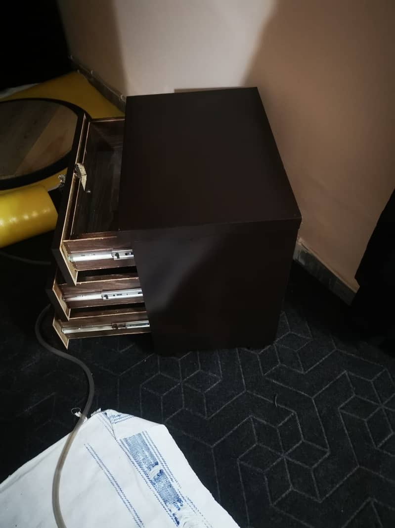 Side table - dressing table 3 drawer 3