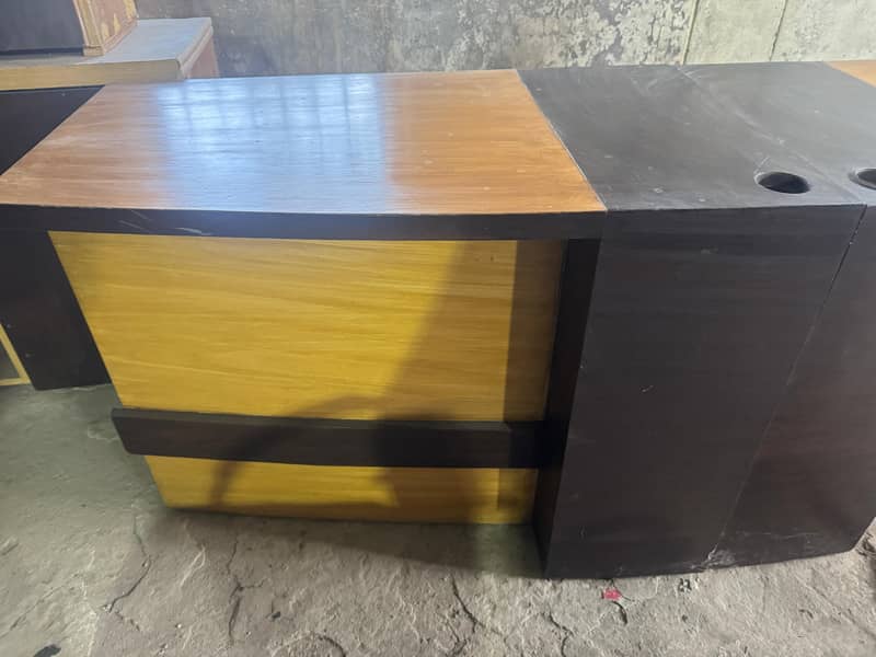 Reception Counters / Execuitve Table / Office Computer Table Etc 5