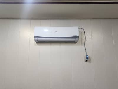 Haier 1.5 Inverter  Hot & cool