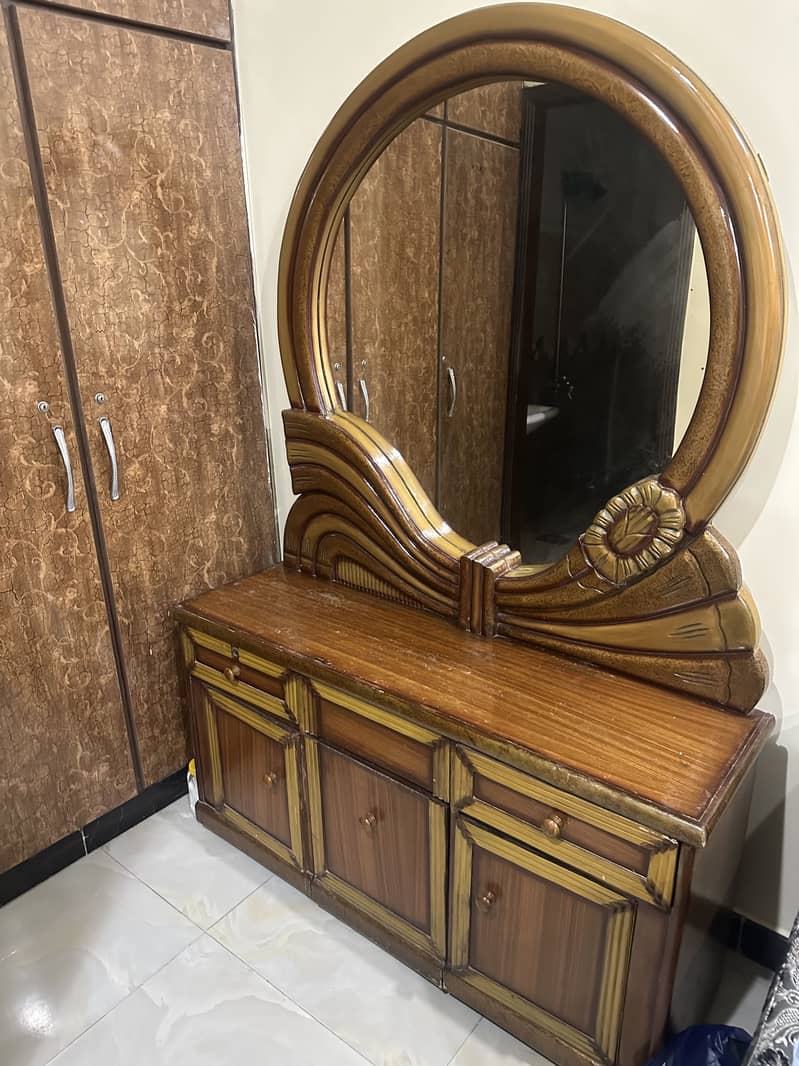 Dressing Table 4