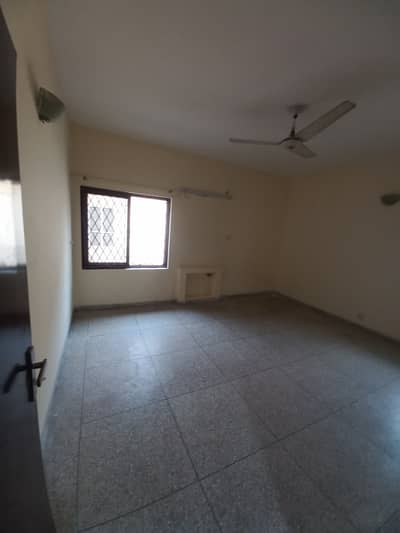 Iqbal Town 10 Marla Double Indipandent House At Prime Location