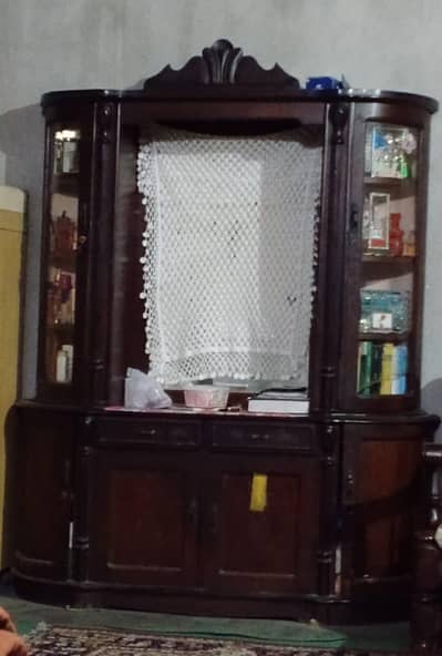 showcase and dressing table