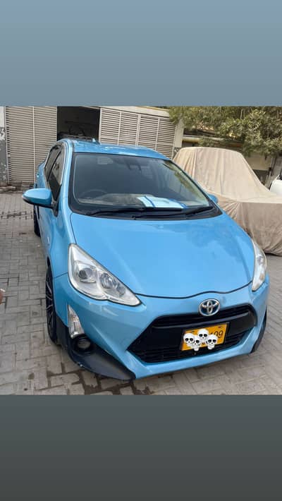 Toyota Aqua 2015 model 2018 registered  S push