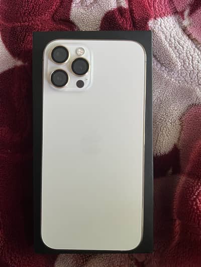 Iphone 12 pro max Bettery service pe h