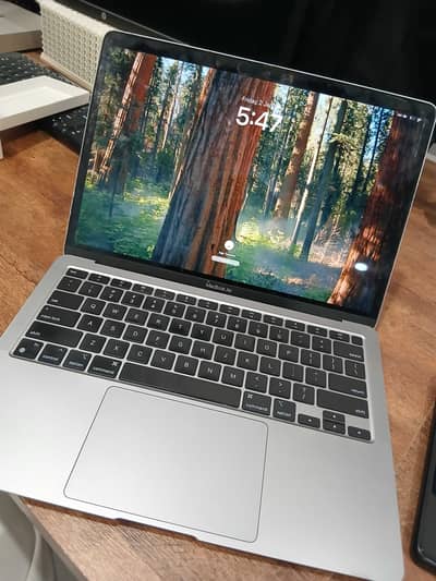 Apple MacBook Air M1 (2020) – 8GB RAM, 256GB SSD – Excellent Condition