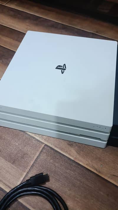 PS4 pro 1tb non jailbreak black white both are available