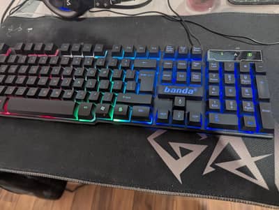Gaming keyboard with box