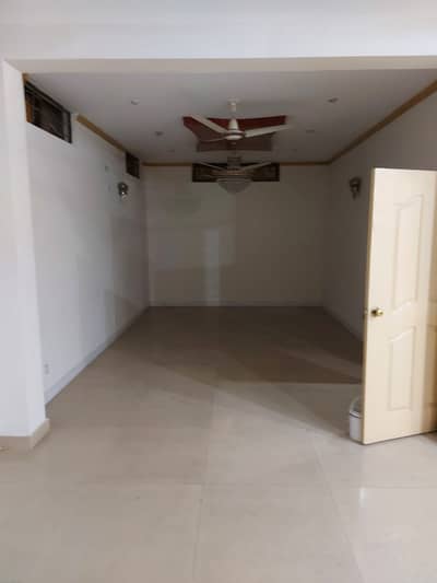 Prime Location 10 Marla Full House for Rent DHA Phase 4