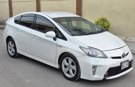 TOYOTA PERIUS S TOURING MODEL 2014 REG 2018 FULL ORIGNAL