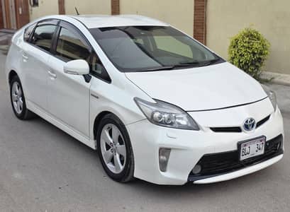 TOYOTA PERIUS S TOURING MODEL 2014 REG 2018 FULL ORIGNAL