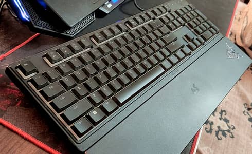 RAZER ORNATA V3 X ERGONOMIC RGB GAMING KEYBOARD WITH HANDREST!