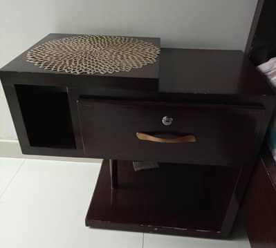 Bed set//wooden bed//Luxury bed//Bed for sale//bed with side tables