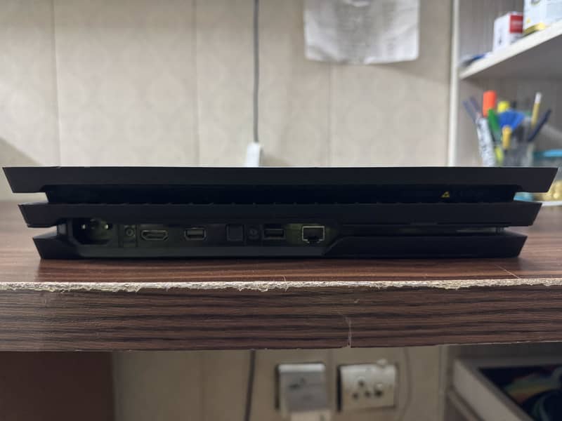 PS4 Pro 4