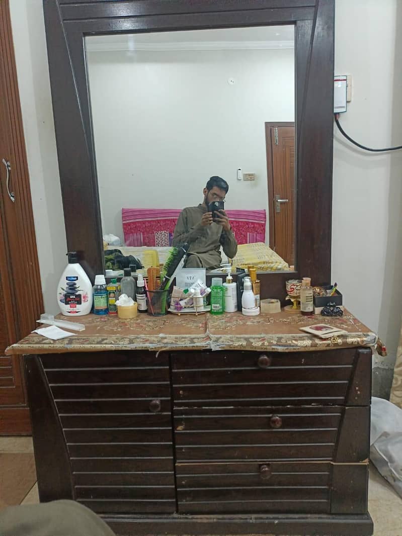 dressing table 0